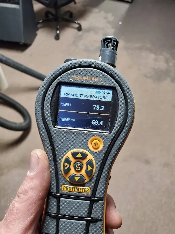 Moisture meter humidity assessment for Mold Remediation & Removal in Bogota